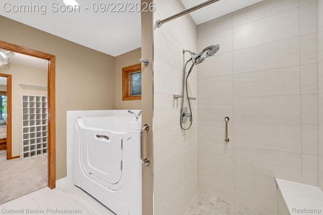 2602 Browning Drive, Orion Charter Township, MI 48360