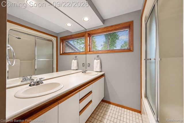 2602 Browning Drive, Orion Charter Township, MI 48360