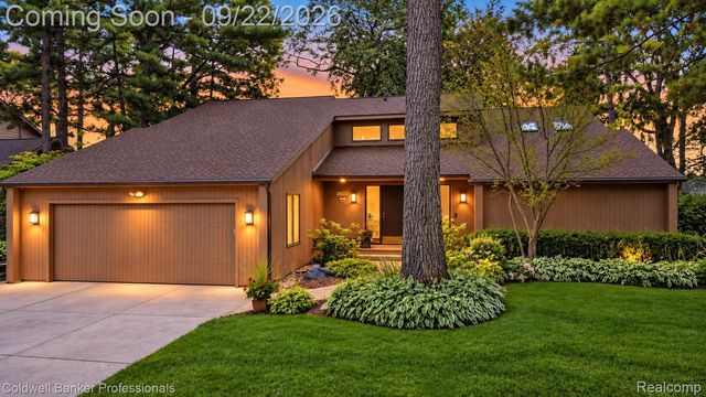 2602 Browning Drive, Orion Charter Township, MI 48360