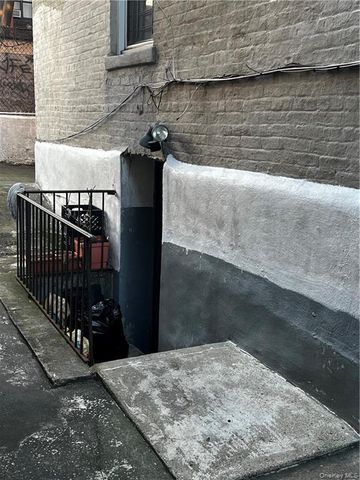 2753 Wallace Avenue, Bronx, NY 10467