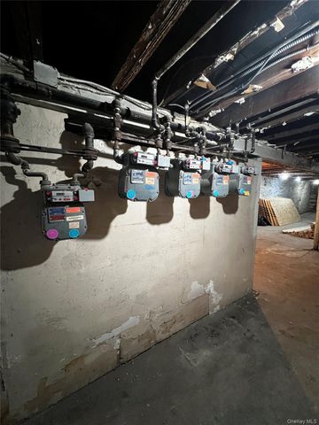 2753 Wallace Avenue, Bronx, NY 10467