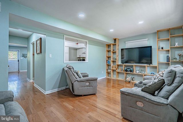 130 ELLEN WAY, Harleysville, PA 19438