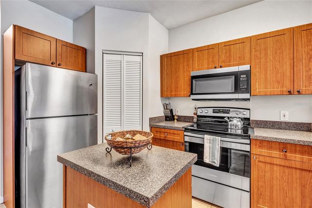 2250 PORTOFINO PLACE 235, Palm Harbor, FL 34683