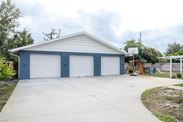 2107 6TH STREET W, Palmetto, FL 34221