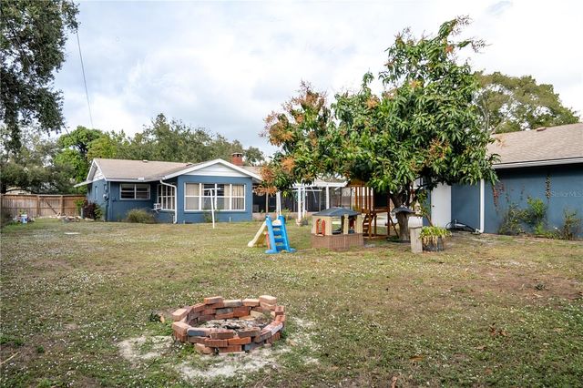 2107 6TH STREET W, Palmetto, FL 34221