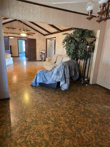 14 Janeway Place Corner, Shawnee, OK 74804