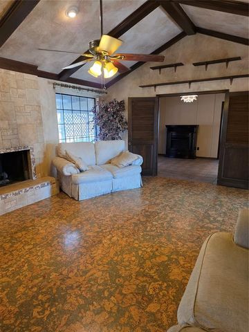 14 Janeway Place Corner, Shawnee, OK 74804