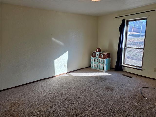 14 Janeway Place Corner, Shawnee, OK 74804