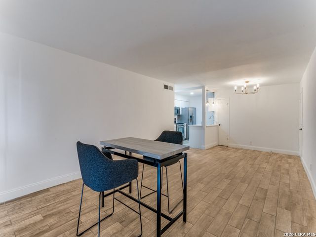 8058 Broadway Apt 255T, San Antonio, TX 78209