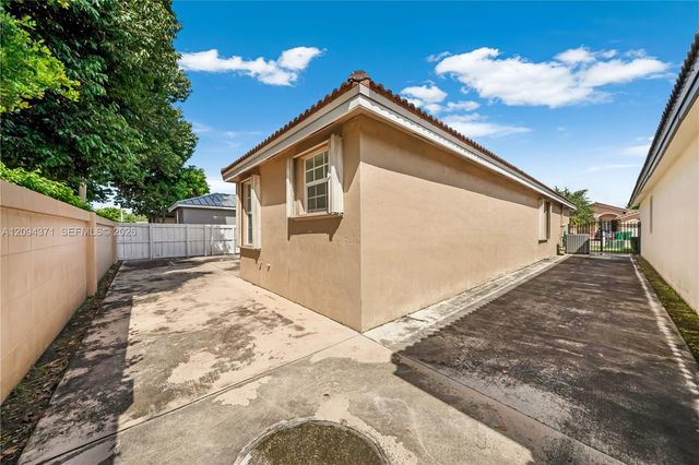 15470 SW 41st Terrace, Miami, FL 33185