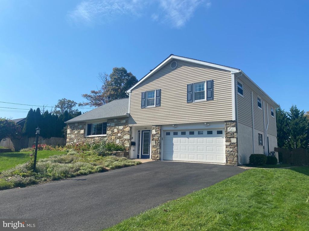 310 TALLY HO DR, WARMINSTER, PA 18974 — exterior