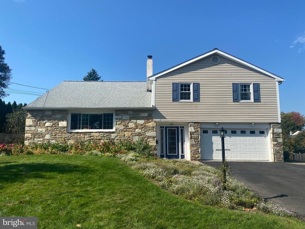 310 TALLY HO DR, WARMINSTER, PA 18974 — photo 2