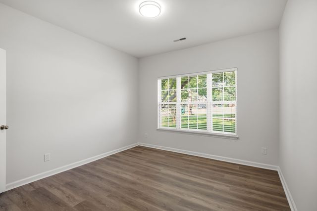 2646 Churchill Dr, Thompsons Station, TN 37179