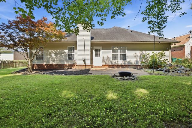 2646 Churchill Dr, Thompsons Station, TN 37179