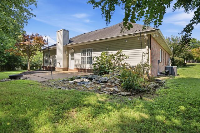 2646 Churchill Dr, Thompsons Station, TN 37179