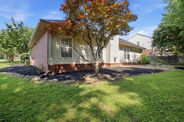 2646 Churchill Dr, Thompsons Station, TN 37179