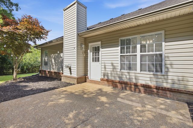 2646 Churchill Dr, Thompsons Station, TN 37179