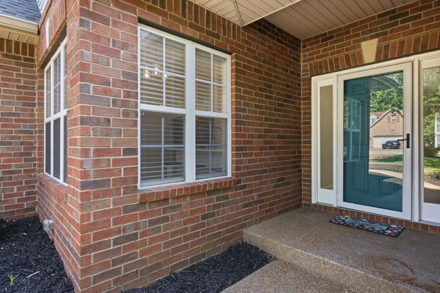 2646 Churchill Dr, Thompsons Station, TN 37179