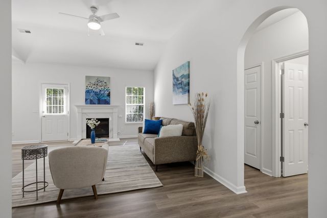 2646 Churchill Dr, Thompsons Station, TN 37179