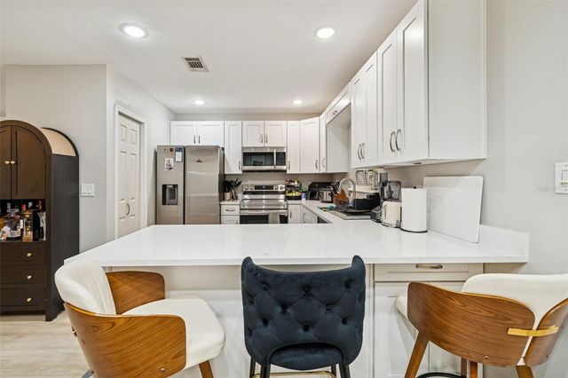 2302 S ARRAWANA AVENUE, Tampa, FL 33629