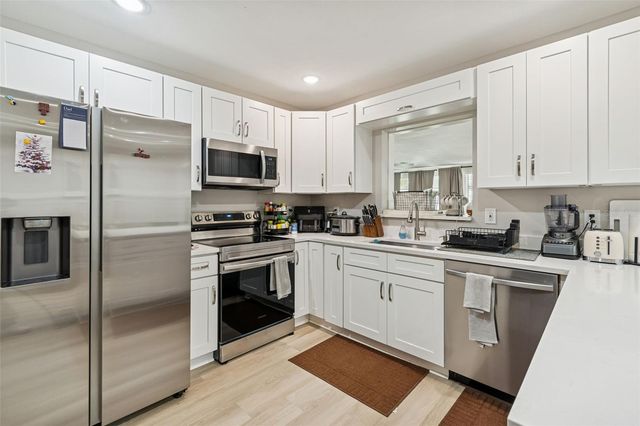 2302 S ARRAWANA AVENUE, Tampa, FL 33629