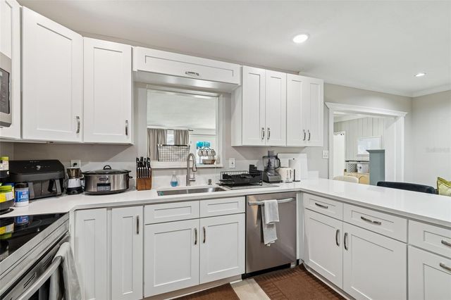 2302 S ARRAWANA AVENUE, Tampa, FL 33629