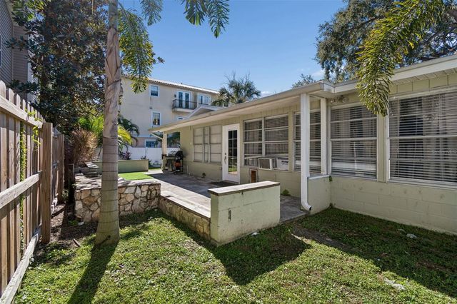 2302 S ARRAWANA AVENUE, Tampa, FL 33629