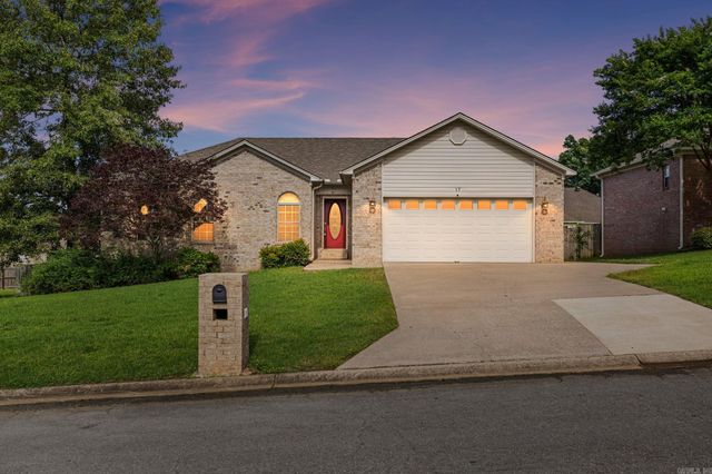 17 Clearwater Lane, Cabot, AR 72023