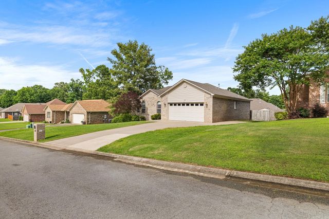 17 Clearwater Lane, Cabot, AR 72023