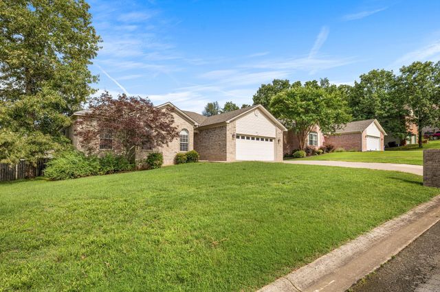 17 Clearwater Lane, Cabot, AR 72023