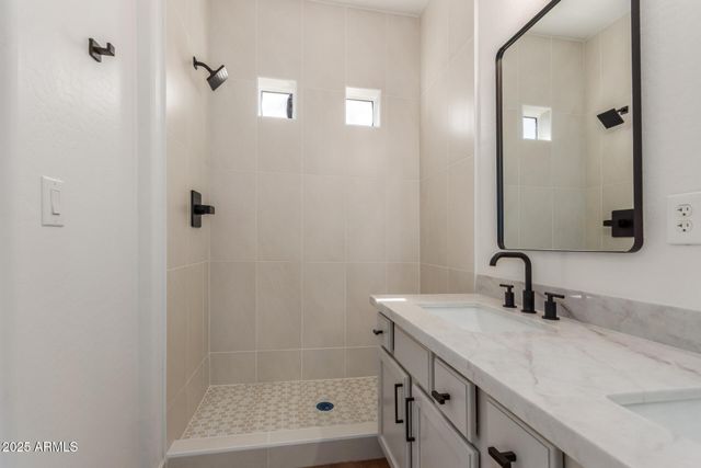 1718 W COLTER Street 111, Phoenix, AZ 85015