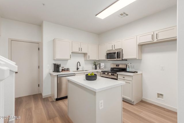 1718 W COLTER Street 111, Phoenix, AZ 85015