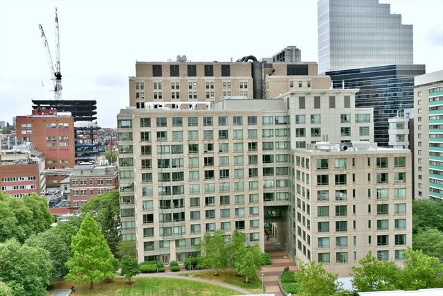 8 Whittier Pl 15F, Boston, MA 02114