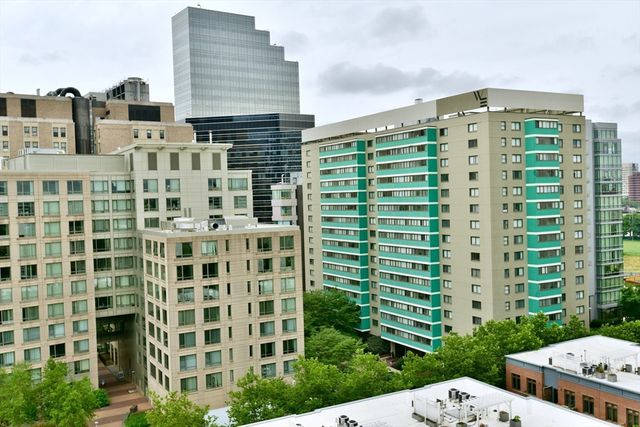 8 Whittier Pl 15F, Boston, MA 02114