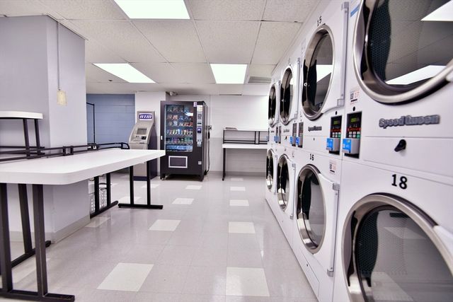 8 Whittier Pl 15F, Boston, MA 02114