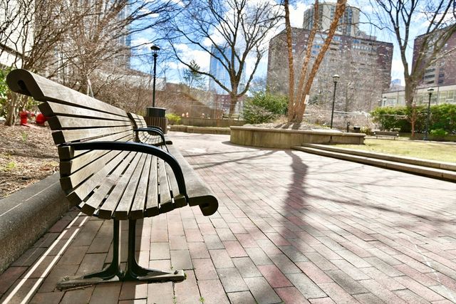 8 Whittier Pl 15F, Boston, MA 02114