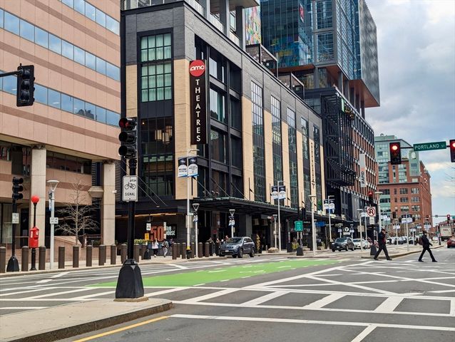 8 Whittier Pl 15F, Boston, MA 02114