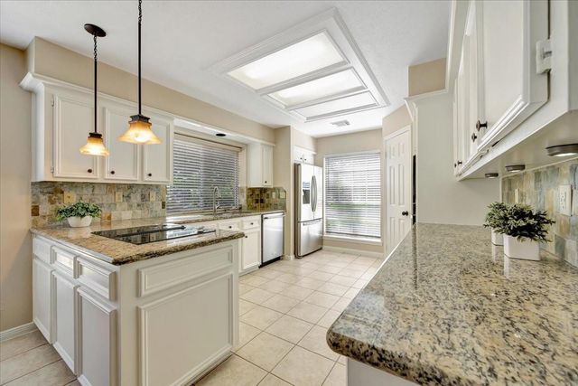 15110 Greenleaf Lane, Houston, TX 77062