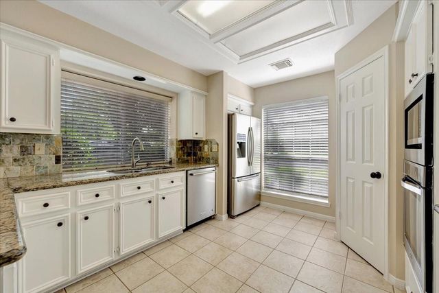 15110 Greenleaf Lane, Houston, TX 77062