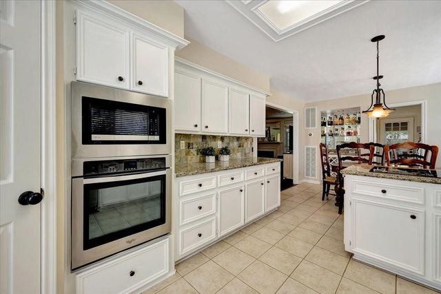 15110 Greenleaf Lane, Houston, TX 77062