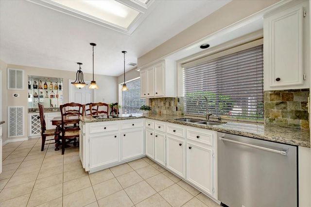 15110 Greenleaf Lane, Houston, TX 77062