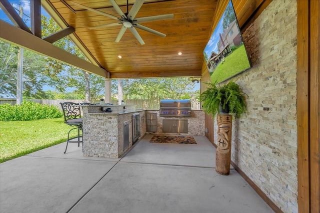 15110 Greenleaf Lane, Houston, TX 77062