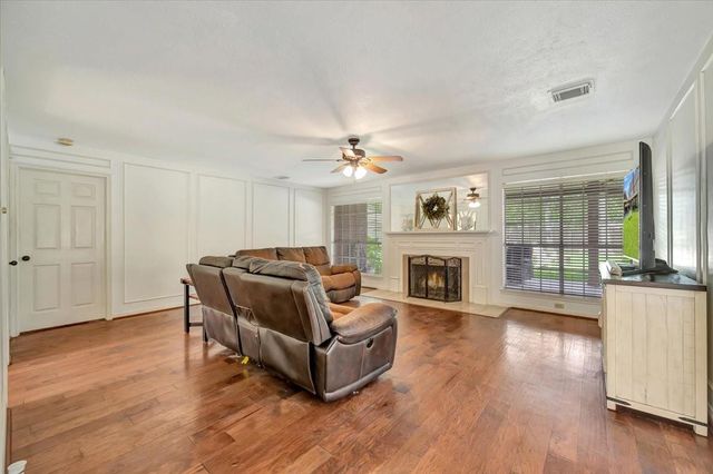 15110 Greenleaf Lane, Houston, TX 77062