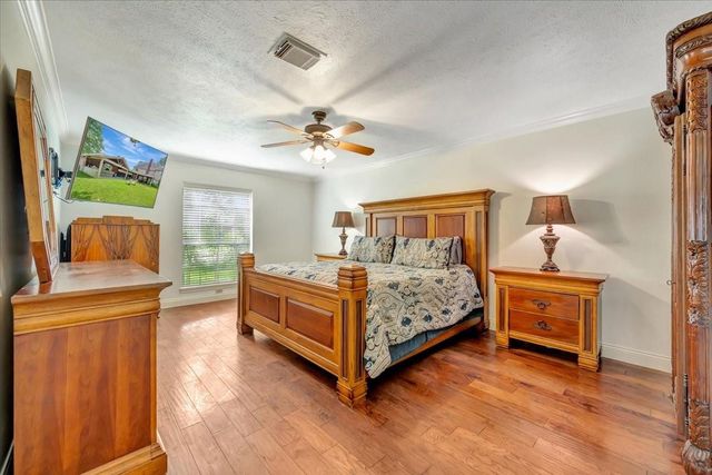 15110 Greenleaf Lane, Houston, TX 77062