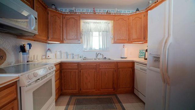 3635 Bayshore Drive, Bacliff, TX 77518