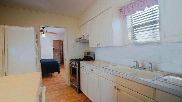 3635 Bayshore Drive, Bacliff, TX 77518