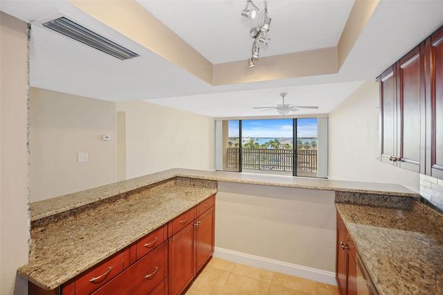 450 TREASURE ISLAND CAUSEWAY 502, Treasure Island, FL 33706