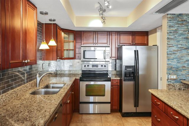 450 TREASURE ISLAND CAUSEWAY 502, Treasure Island, FL 33706