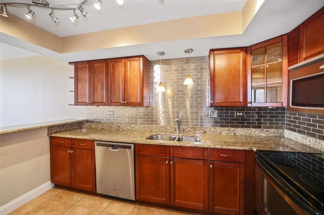 450 TREASURE ISLAND CAUSEWAY 502, Treasure Island, FL 33706