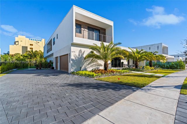 16773 S Botaniko Drive S, Weston, FL 33326